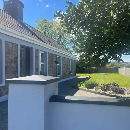 Charming 3 Bedroom With A Large Enclosed Garden Casa vacanze *
