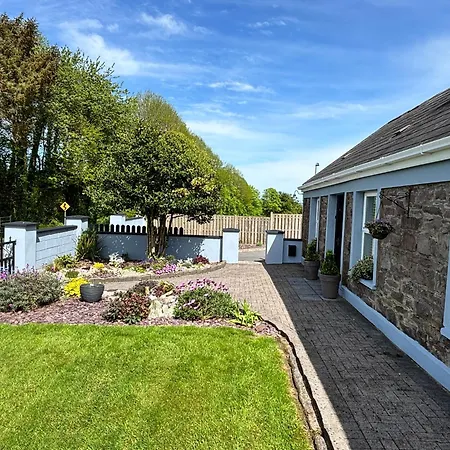 Charming 3 Bedroom With A Large Enclosed Garden *