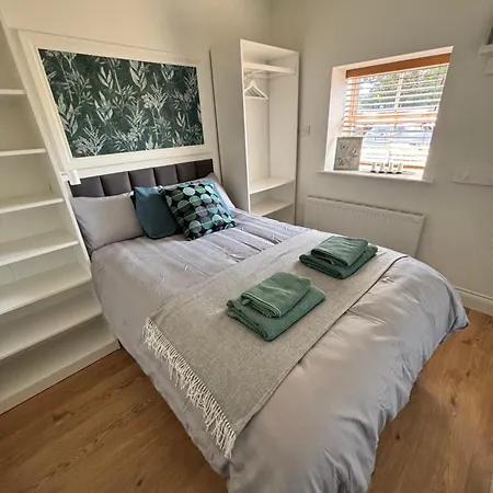 Charming 3 Bedroom With A Large Enclosed Garden Casa vacanze