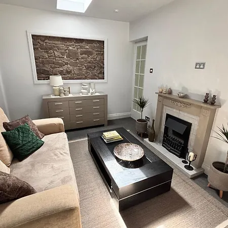 Charming 3 Bedroom With A Large Enclosed Garden Fermoy