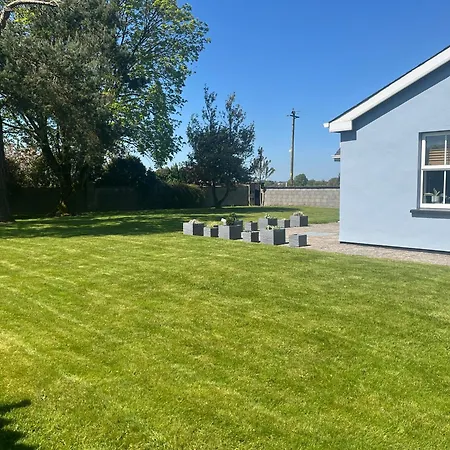 Charming 3 Bedroom With A Large Enclosed Garden Casa vacanze *